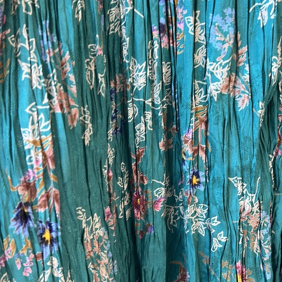 Requirements Women’s Boho Rayon Crinkled Boho Skirt. Pullon Elastic. Size L - Picture 2 of 5